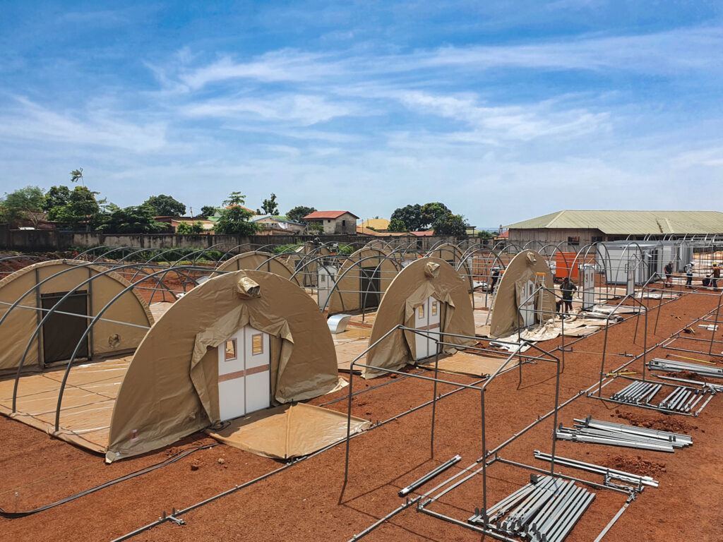 Guinea_field_Hospital_construction_1
